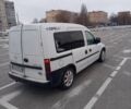 Белый Опель Комбо груз.-пасс., объемом двигателя 1.2 л и пробегом 300 тыс. км за 3000 $, фото 1 на Automoto.ua
