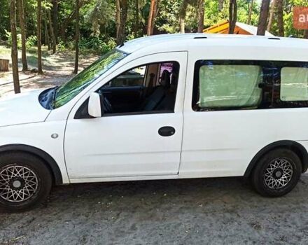 Білий Опель Комбо вант.-пас., об'ємом двигуна 1.7 л та пробігом 385 тис. км за 4700 $, фото 4 на Automoto.ua