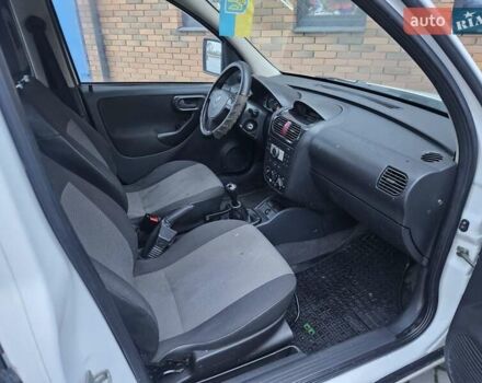 Білий Опель Комбо вант.-пас., об'ємом двигуна 1.25 л та пробігом 373 тис. км за 3600 $, фото 27 на Automoto.ua