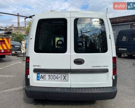 Белый Опель Комбо груз.-пасс., объемом двигателя 1.2 л и пробегом 422 тыс. км за 4200 $, фото 12 на Automoto.ua
