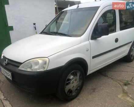 Білий Опель Комбо вант.-пас., об'ємом двигуна 1.69 л та пробігом 200 тис. км за 3750 $, фото 2 на Automoto.ua