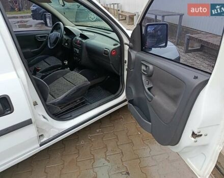 Белый Опель Комбо груз.-пасс., объемом двигателя 1.25 л и пробегом 286 тыс. км за 3500 $, фото 47 на Automoto.ua