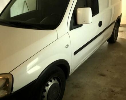 Белый Опель Комбо груз.-пасс., объемом двигателя 1.25 л и пробегом 130 тыс. км за 4200 $, фото 1 на Automoto.ua