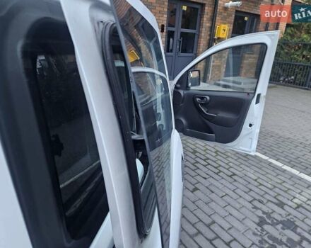 Білий Опель Комбо вант.-пас., об'ємом двигуна 1.25 л та пробігом 373 тис. км за 3600 $, фото 23 на Automoto.ua