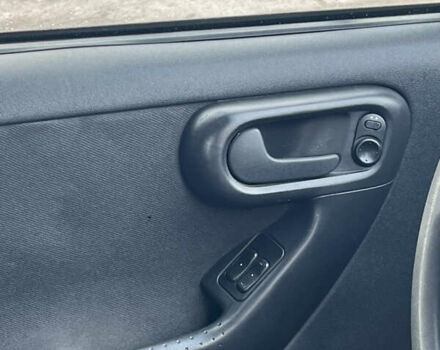 Белый Опель Комбо груз.-пасс., объемом двигателя 1.3 л и пробегом 267 тыс. км за 4000 $, фото 12 на Automoto.ua