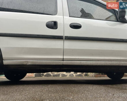 Белый Опель Комбо груз.-пасс., объемом двигателя 1.3 л и пробегом 310 тыс. км за 4100 $, фото 8 на Automoto.ua