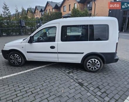 Білий Опель Комбо вант.-пас., об'ємом двигуна 1.25 л та пробігом 373 тис. км за 3600 $, фото 8 на Automoto.ua