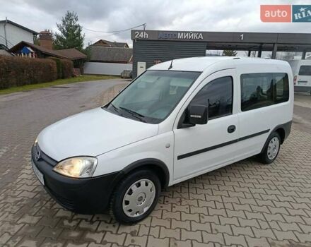 Белый Опель Комбо груз.-пасс., объемом двигателя 1.25 л и пробегом 286 тыс. км за 3500 $, фото 11 на Automoto.ua