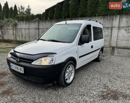 Білий Опель Комбо вант.-пас., об'ємом двигуна 1.69 л та пробігом 154 тис. км за 3500 $, фото 5 на Automoto.ua