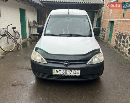Белый Опель Комбо груз.-пасс., объемом двигателя 1.3 л и пробегом 310 тыс. км за 4100 $, фото 3 на Automoto.ua