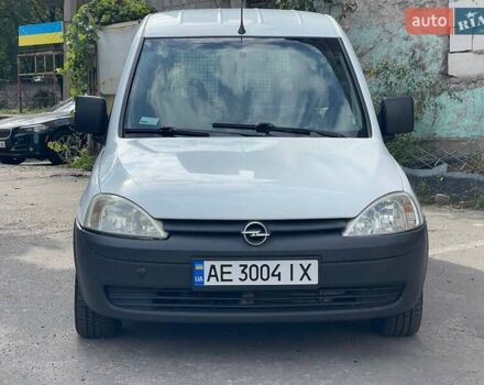 Белый Опель Комбо груз.-пасс., объемом двигателя 1.2 л и пробегом 422 тыс. км за 4200 $, фото 7 на Automoto.ua