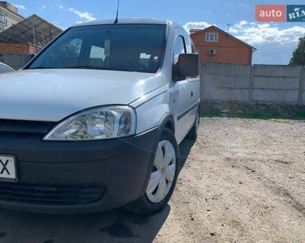 Опель Комбо груз.-пасс. 2007 в Черкассах на Automoto.ua Белый Опель Комбо груз.-пасс., объемом двигателя 1.3 л и пробегом 322 тыс. км за 4300 $, фото 23 на Automoto.ua