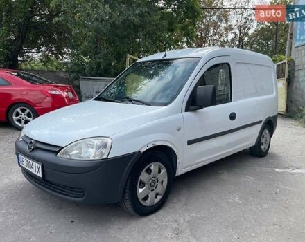 Белый Опель Комбо груз.-пасс., объемом двигателя 1.2 л и пробегом 422 тыс. км за 4200 $, фото 8 на Automoto.ua
