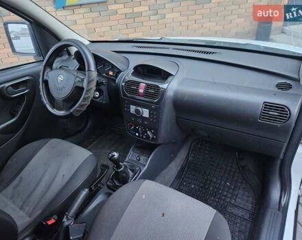 Білий Опель Комбо вант.-пас., об'ємом двигуна 1.25 л та пробігом 373 тис. км за 3600 $, фото 24 на Automoto.ua