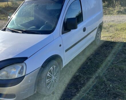 Белый Опель Комбо груз.-пасс., объемом двигателя 1.2 л и пробегом 31 тыс. км за 2300 $, фото 2 на Automoto.ua