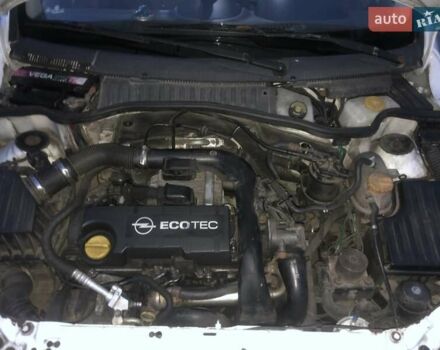 Білий Опель Комбо вант.-пас., об'ємом двигуна 1.69 л та пробігом 200 тис. км за 3750 $, фото 26 на Automoto.ua