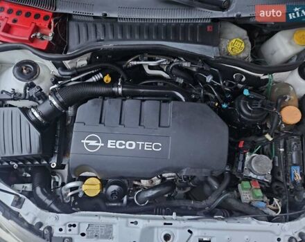 Білий Опель Комбо вант.-пас., об'ємом двигуна 1.25 л та пробігом 373 тис. км за 3600 $, фото 40 на Automoto.ua