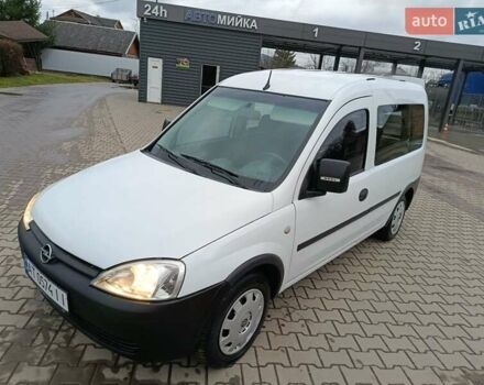 Белый Опель Комбо груз.-пасс., объемом двигателя 1.25 л и пробегом 286 тыс. км за 3500 $, фото 14 на Automoto.ua