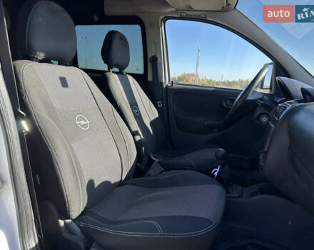 Білий Опель Комбо вант.-пас., об'ємом двигуна 1.3 л та пробігом 431 тис. км за 3500 $, фото 9 на Automoto.ua