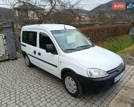 Белый Опель Комбо груз.-пасс., объемом двигателя 1.25 л и пробегом 286 тыс. км за 3500 $, фото 2 на Automoto.ua