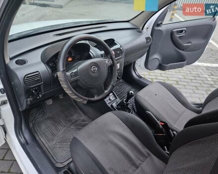 Білий Опель Комбо вант.-пас., об'ємом двигуна 1.25 л та пробігом 373 тис. км за 3600 $, фото 35 на Automoto.ua