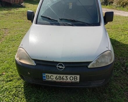 Белый Опель Комбо груз.-пасс., объемом двигателя 1.2 л и пробегом 320 тыс. км за 4500 $, фото 1 на Automoto.ua