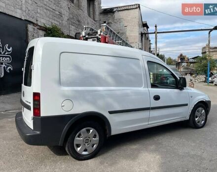 Белый Опель Комбо груз.-пасс., объемом двигателя 1.2 л и пробегом 422 тыс. км за 4200 $, фото 10 на Automoto.ua