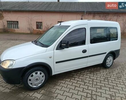 Белый Опель Комбо груз.-пасс., объемом двигателя 1.25 л и пробегом 286 тыс. км за 3500 $, фото 35 на Automoto.ua