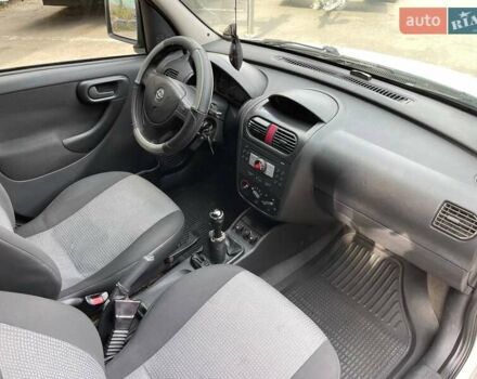 Белый Опель Комбо груз.-пасс., объемом двигателя 1.2 л и пробегом 422 тыс. км за 4200 $, фото 18 на Automoto.ua