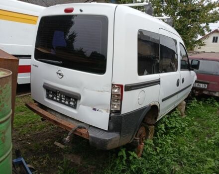 Білий Опель Комбо вант.-пас., об'ємом двигуна 1.4 л та пробігом 260 тис. км за 596 $, фото 2 на Automoto.ua