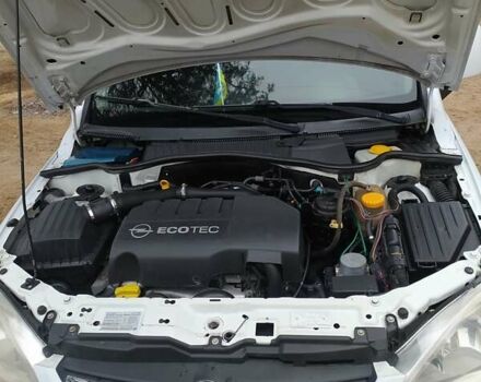 Белый Опель Комбо груз.-пасс., объемом двигателя 1.2 л и пробегом 274 тыс. км за 4200 $, фото 1 на Automoto.ua