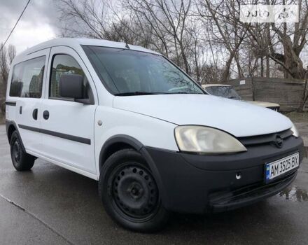 Опель Комбо груз.-пасс. 2008 в Киеве на Automoto.ua Белый Опель Комбо груз.-пасс., объемом двигателя 1.2 л и пробегом 192 тыс. км за 4350 $, фото 1 на Automoto.ua