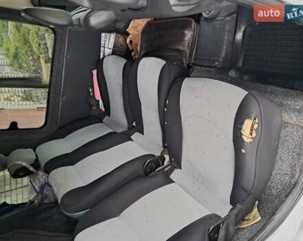 Белый Опель Комбо груз.-пасс., объемом двигателя 1.69 л и пробегом 270 тыс. км за 4000 $, фото 5 на Automoto.ua