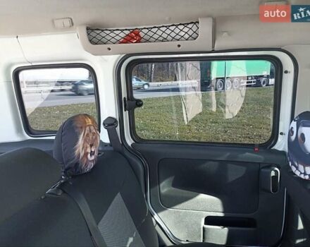 Опель Комбо груз.-пасс. 2008 в Виннице на Automoto.ua Белый Опель Комбо груз.-пасс., объемом двигателя 1.6 л и пробегом 215 тыс. км за 5600 $, фото 13 на Automoto.ua