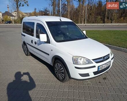 Опель Комбо груз.-пасс. 2008 в Виннице на Automoto.ua Белый Опель Комбо груз.-пасс., объемом двигателя 1.6 л и пробегом 215 тыс. км за 5600 $, фото 8 на Automoto.ua
