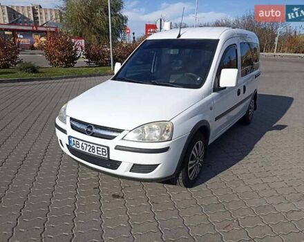 Белый Опель Комбо груз.-пасс., объемом двигателя 1.6 л и пробегом 215 тыс. км за 5600 $, фото 13 на Automoto.ua