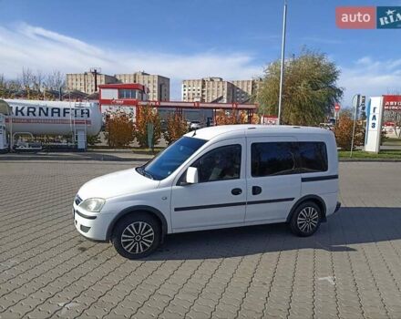 Опель Комбо груз.-пасс. 2008 в Виннице на Automoto.ua Белый Опель Комбо груз.-пасс., объемом двигателя 1.6 л и пробегом 215 тыс. км за 5600 $, фото 2 на Automoto.ua