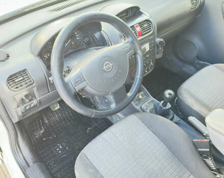 Белый Опель Комбо груз.-пасс., объемом двигателя 1.69 л и пробегом 236 тыс. км за 5300 $, фото 6 на Automoto.ua