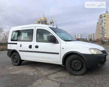 Опель Комбо груз.-пасс. 2008 в Киеве на Automoto.ua Белый Опель Комбо груз.-пасс., объемом двигателя 1.2 л и пробегом 192 тыс. км за 4350 $, фото 9 на Automoto.ua