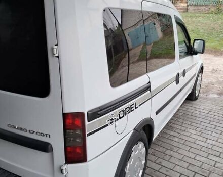 Белый Опель Комбо груз.-пасс., объемом двигателя 1.69 л и пробегом 270 тыс. км за 4000 $, фото 1 на Automoto.ua