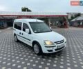 Белый Опель Комбо груз.-пасс., объемом двигателя 1.3 л и пробегом 200 тыс. км за 4000 $, фото 1 на Automoto.ua