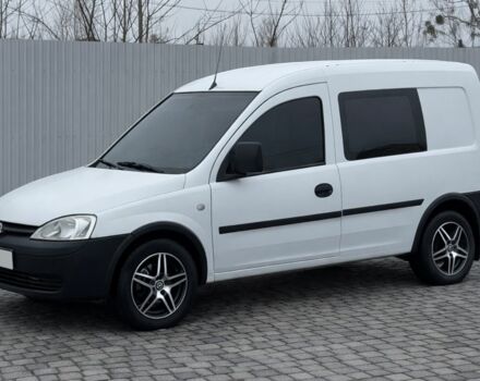 Белый Опель Комбо груз.-пасс., объемом двигателя 1.3 л и пробегом 350 тыс. км за 4000 $, фото 2 на Automoto.ua