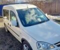 Белый Опель Комбо груз.-пасс., объемом двигателя 1.2 л и пробегом 300 тыс. км за 4251 $, фото 1 на Automoto.ua