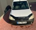Белый Опель Комбо груз.-пасс., объемом двигателя 1.3 л и пробегом 400 тыс. км за 4200 $, фото 1 на Automoto.ua
