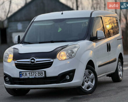 Белый Опель Комбо груз.-пасс., объемом двигателя 1.6 л и пробегом 256 тыс. км за 6600 $, фото 1 на Automoto.ua