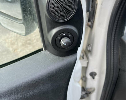 Опель Комбо груз.-пасс. 2012 в Львове на Automoto.ua Белый Опель Комбо груз.-пасс., объемом двигателя 1.3 л и пробегом 198 тыс. км за 6200 $, фото 12 на Automoto.ua