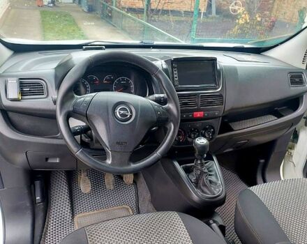 Білий Опель Комбо вант.-пас., об'ємом двигуна 1.6 л та пробігом 207 тис. км за 7600 $, фото 3 на Automoto.ua