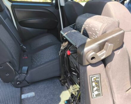 Опель Комбо груз.-пасс. 2012 в Коломые на Automoto.ua Белый Опель Комбо груз.-пасс., объемом двигателя 1.4 л и пробегом 190 тыс. км за 7500 $, фото 18 на Automoto.ua