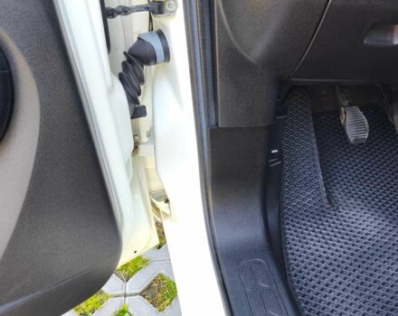 Опель Комбо груз.-пасс. 2012 в Коломые на Automoto.ua Белый Опель Комбо груз.-пасс., объемом двигателя 1.4 л и пробегом 190 тыс. км за 7500 $, фото 8 на Automoto.ua