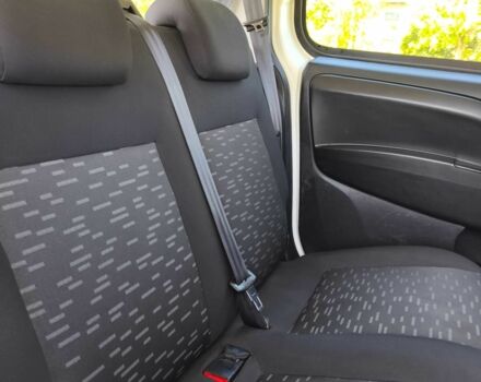 Опель Комбо груз.-пасс. 2012 в Коломые на Automoto.ua Белый Опель Комбо груз.-пасс., объемом двигателя 1.4 л и пробегом 190 тыс. км за 7500 $, фото 19 на Automoto.ua